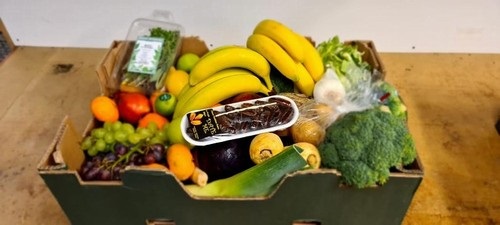 Pre order christmas box vegetable deluxe 23rd 22nd delivery A XMAS FRUIT & VEG BOX